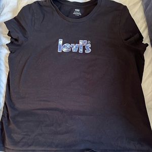 Levi’s t-shirt